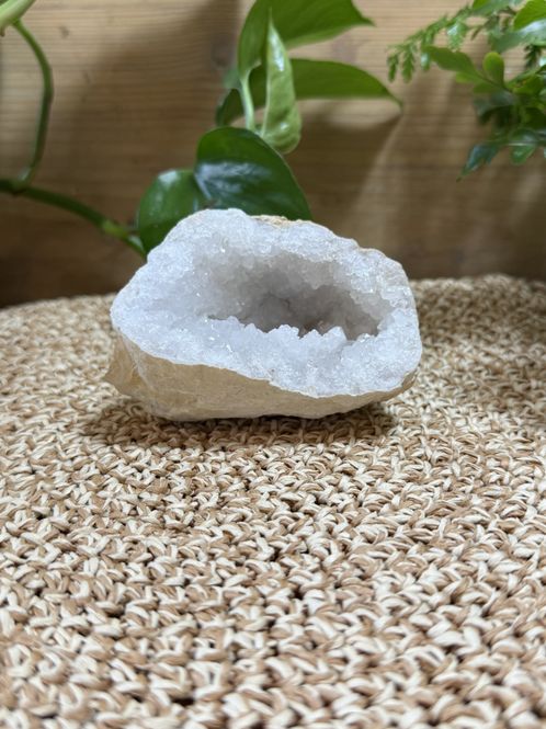 Hovedbilde Klar kvarts geode halv, høy kvalitet,  Marokko ...
