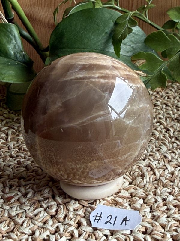 Fersken månesten kule, ca 6 cm (#21A)